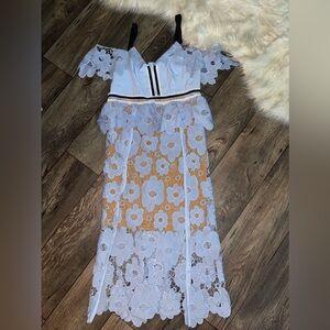 NWOT Baby Blue scalloped cutout embroidered lace floral midi dress